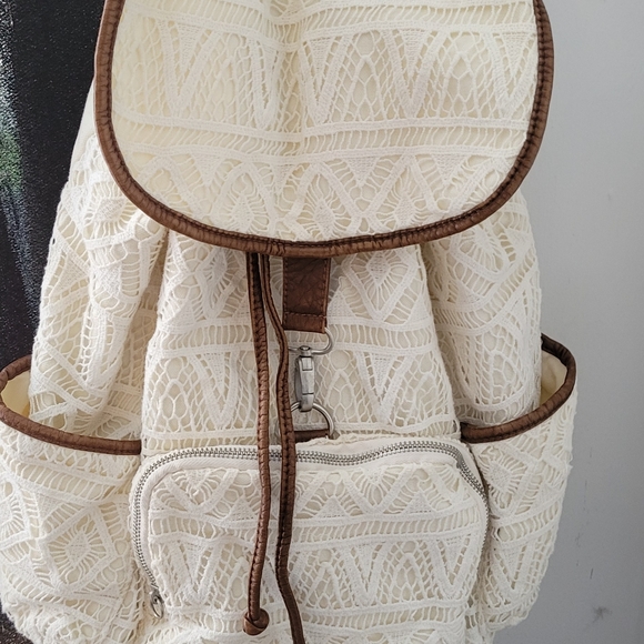 Backpack - Picture 2 of 4